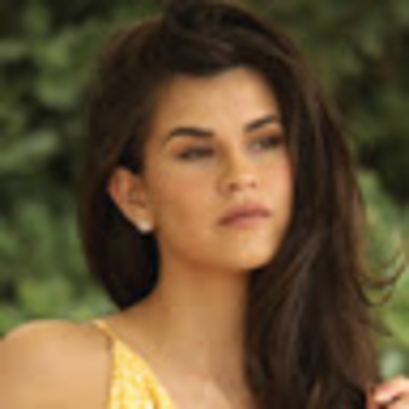 Meet your Posher, Julia - Picture 1 of 1